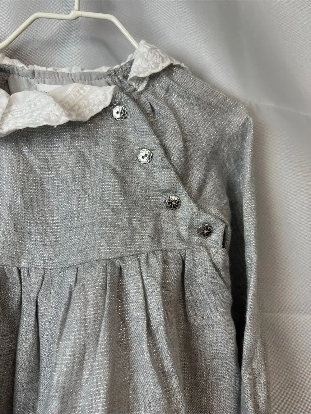 cupcakes & cashmere excellent preowned